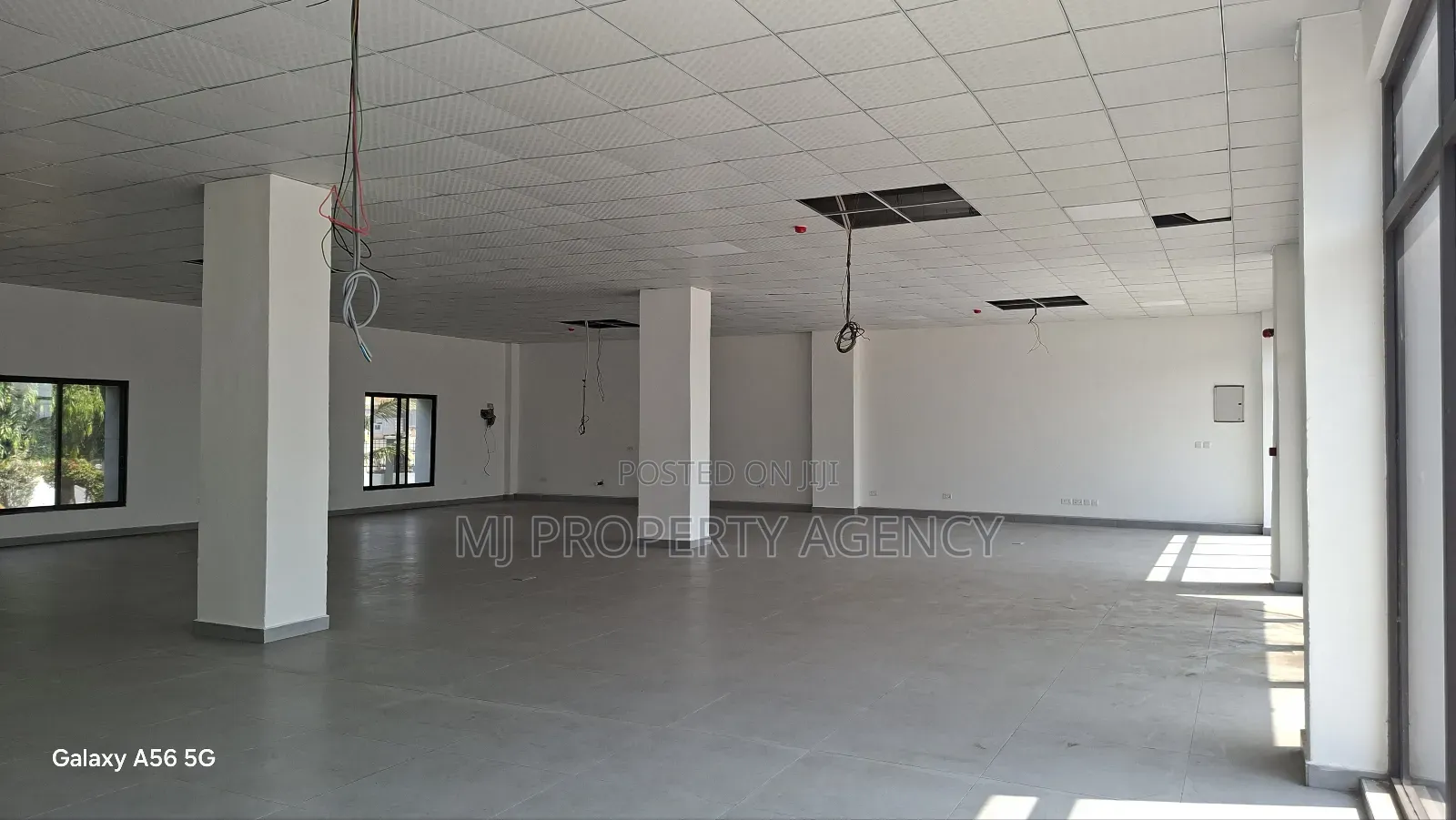 200 SQM Warehouse/Office Space at Community 1