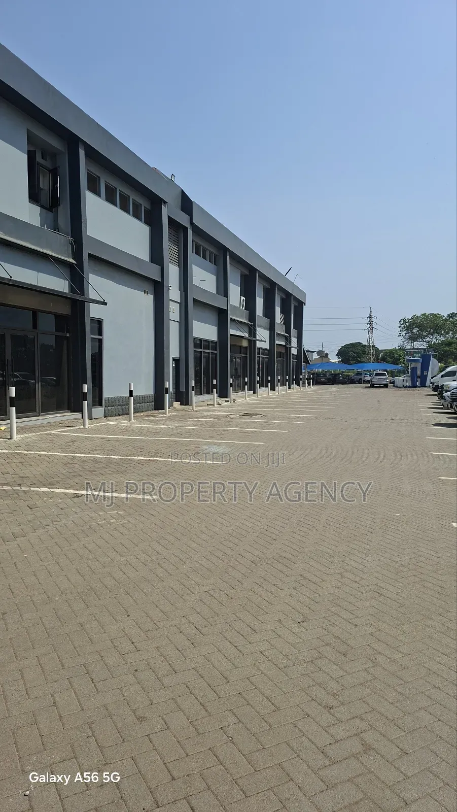 200 SQM Warehouse/Office Space at Community 1
