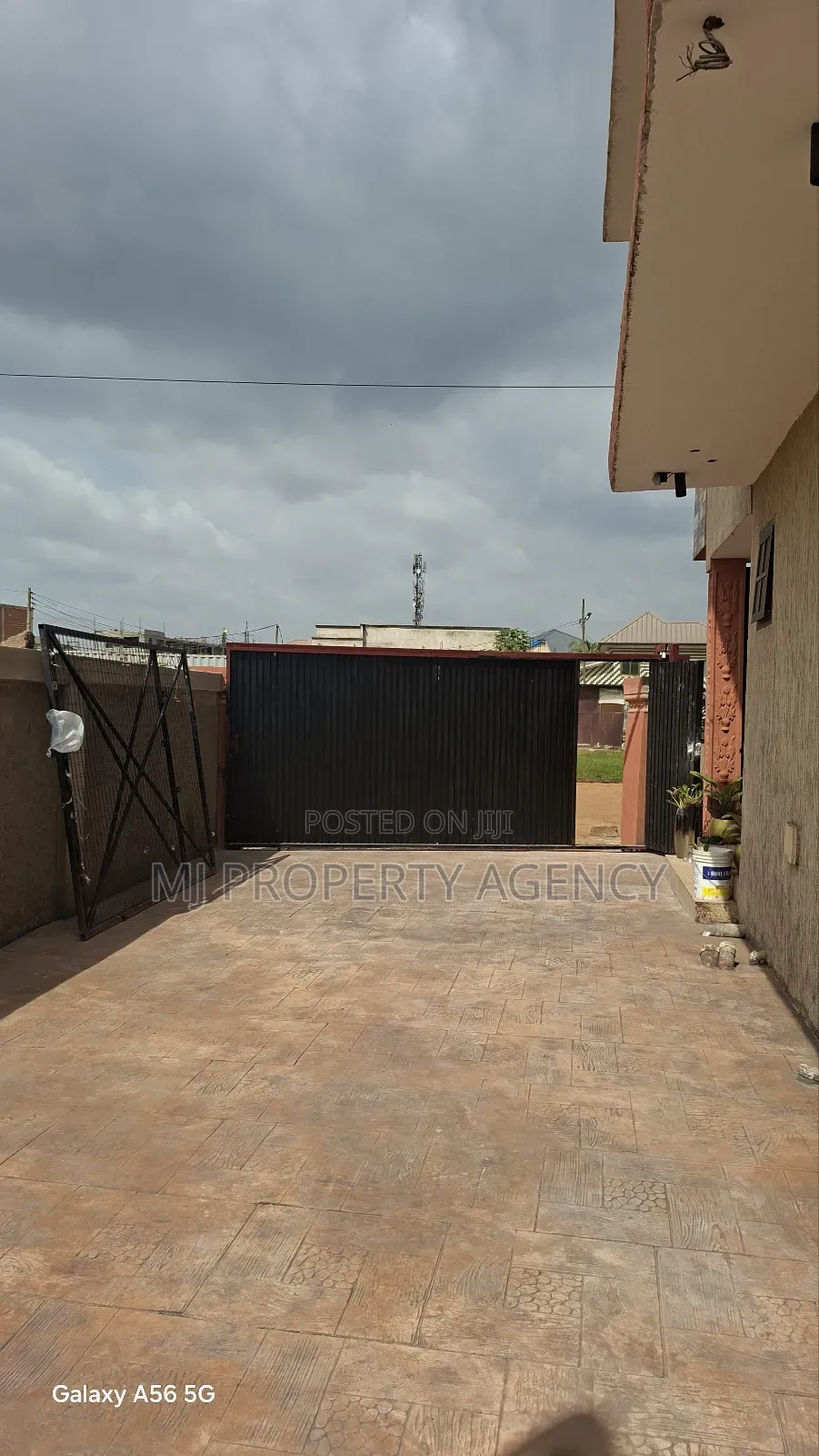 5bdrm Duplex in Community 12 New, Tema Metropolitan for sale