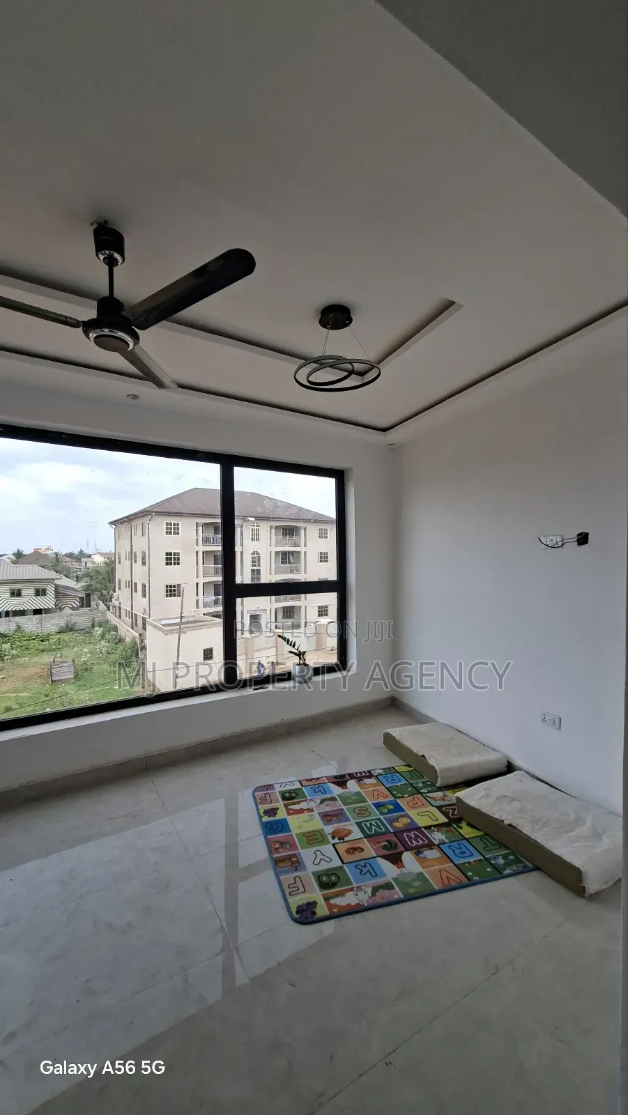5bdrm Duplex in Community 12 New, Tema Metropolitan for sale
