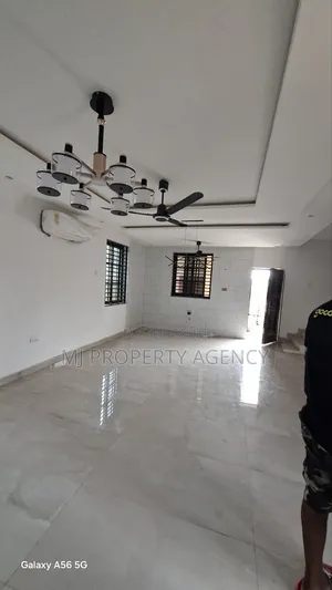 5bdrm Duplex in Community 12 New, Tema Metropolitan for sale