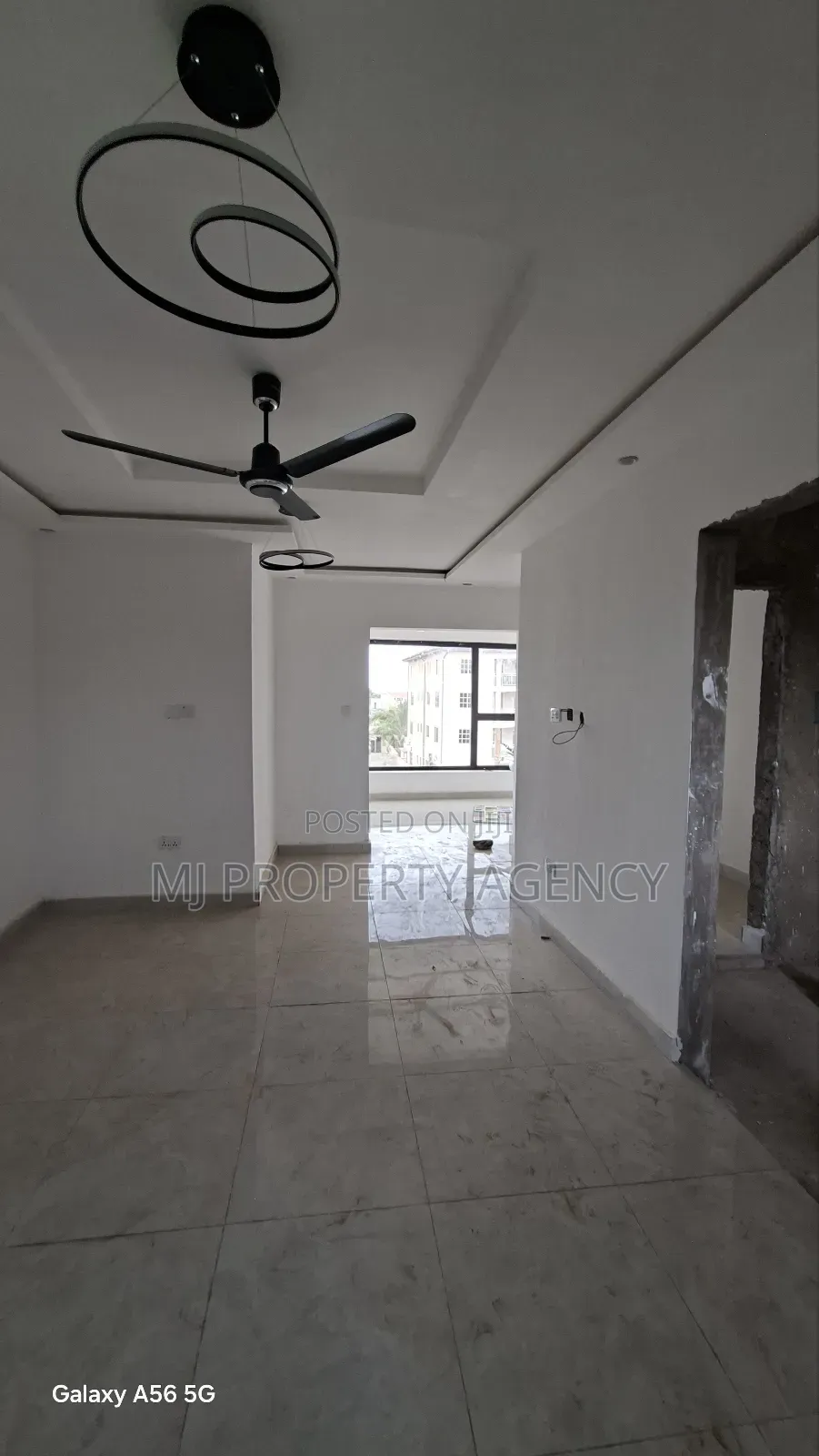 5bdrm Duplex in Community 12 New, Tema Metropolitan for sale