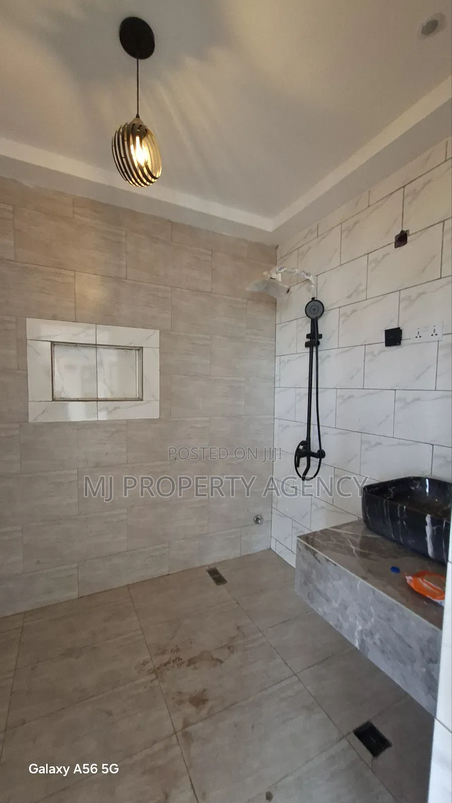 5bdrm Duplex in Community 12 New, Tema Metropolitan for sale