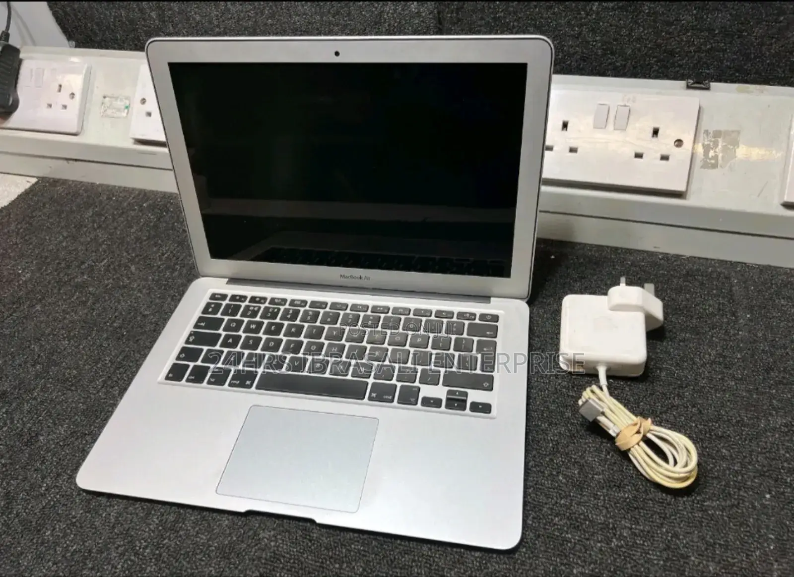 Laptop Apple MacBook Air 8GB Intel Core i5 SSD 128GB