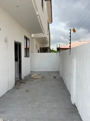 3bdrm Duplex in East Legon for sale