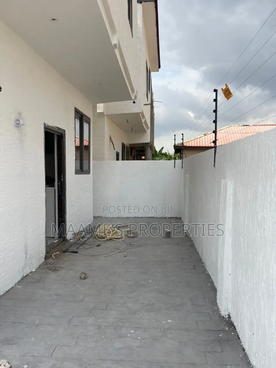 3bdrm Duplex in East Legon for sale