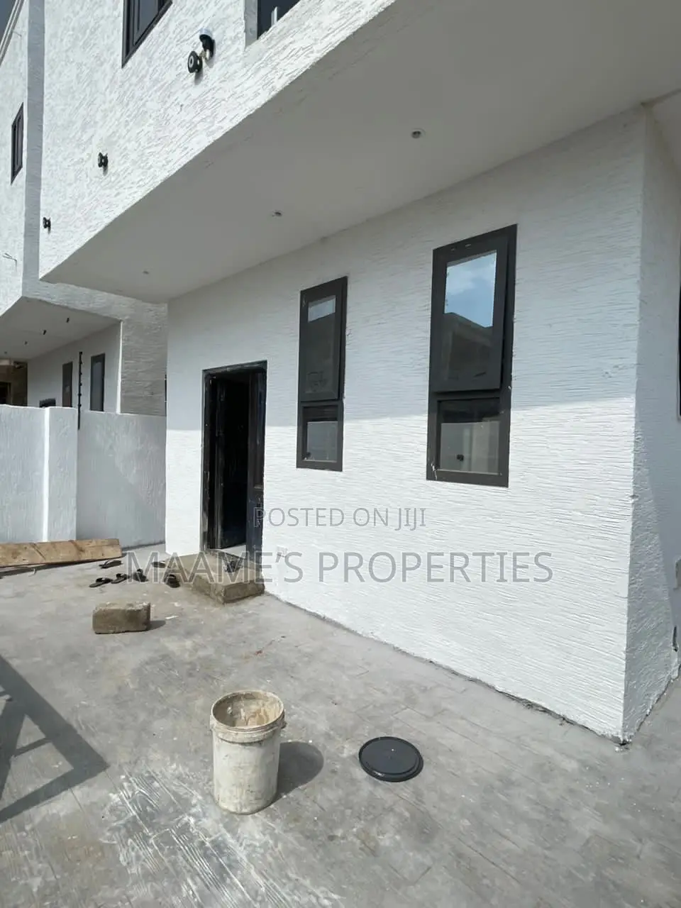 3bdrm Duplex in East Legon for sale