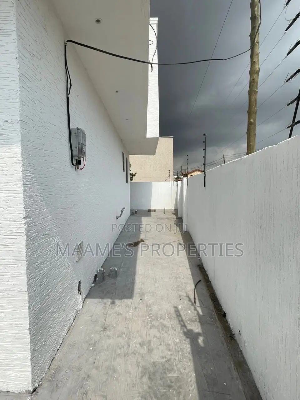 3bdrm Duplex in East Legon for sale