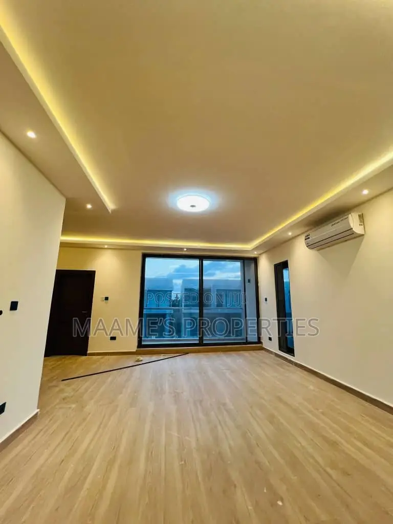 4bdrm Duplex in Ashaley Botwe for sale