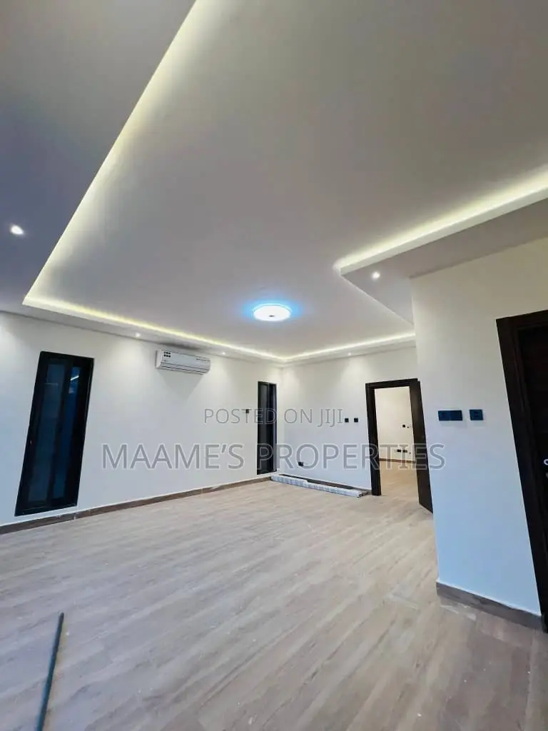4bdrm Duplex in Ashaley Botwe for sale