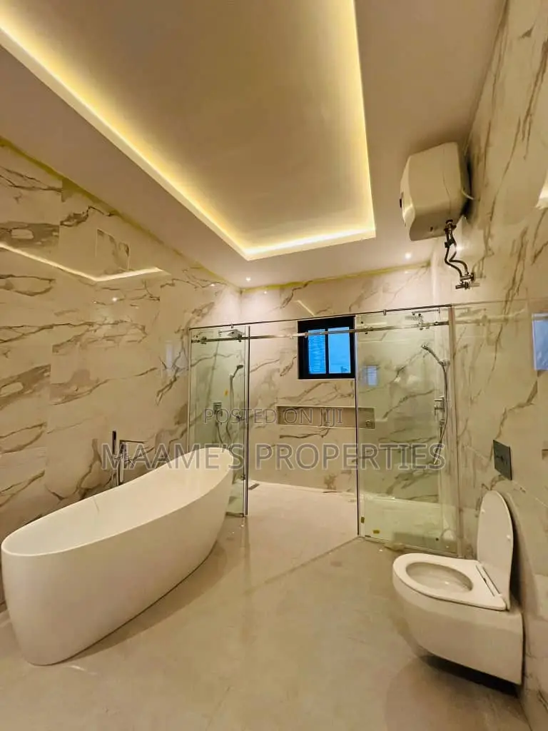 4bdrm Duplex in Ashaley Botwe for sale