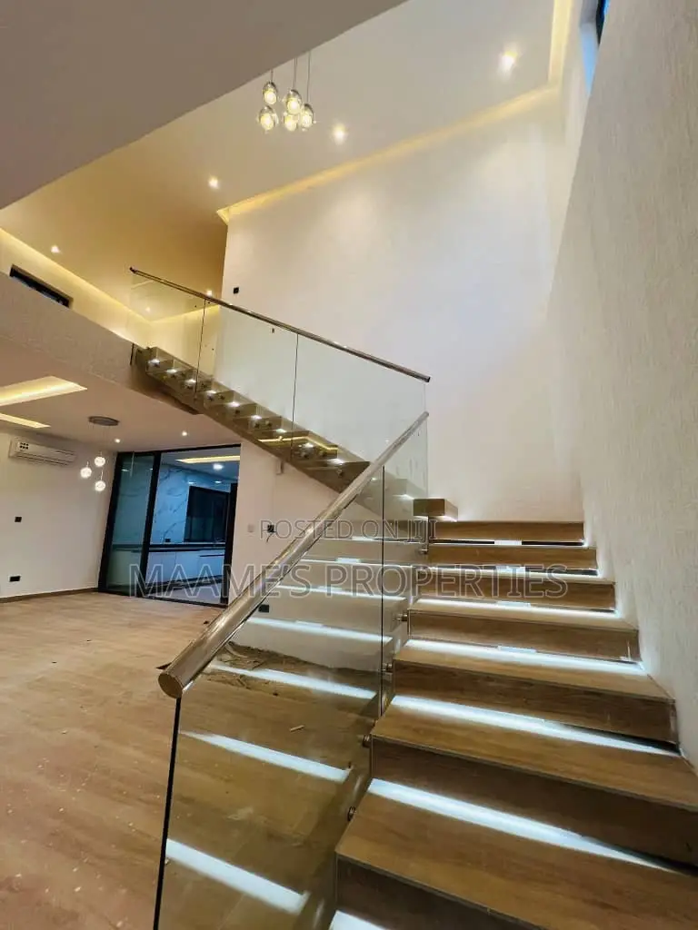 4bdrm Duplex in Ashaley Botwe for sale