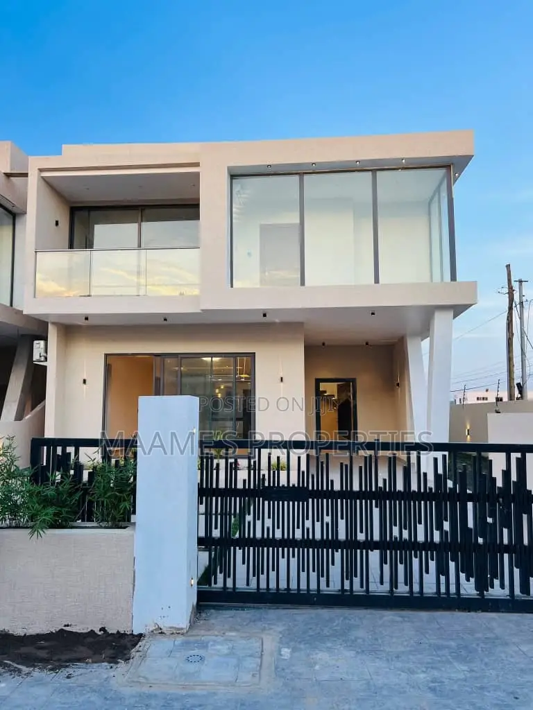 4bdrm Duplex in Ashaley Botwe for sale