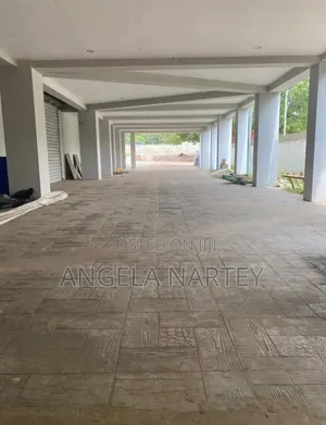 Showroom With Warehouse And Office Close To N1 Road-dzorwulu