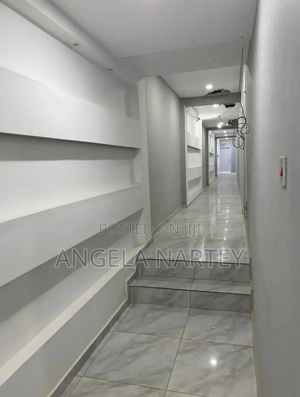 Showroom With Warehouse And Office Close To N1 Road-dzorwulu