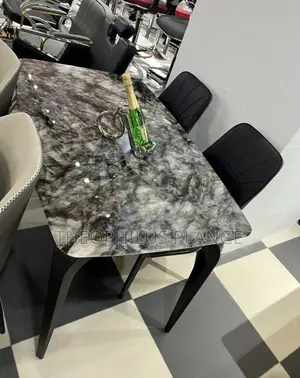 4 Seater Mable Dining Table / Black Design