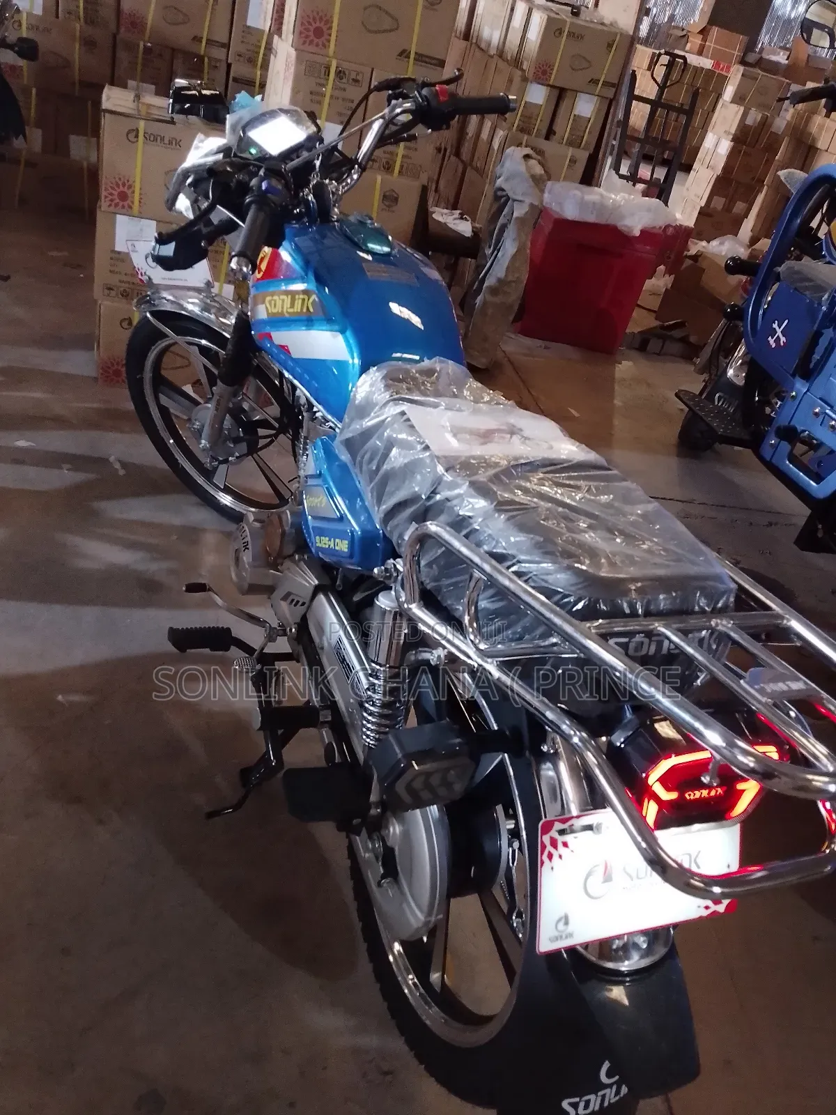 New Royal RY125 2025