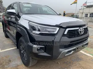 New Toyota Hilux 2025 Black