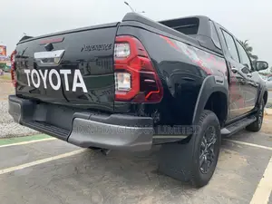 New Toyota Hilux 2025 Black
