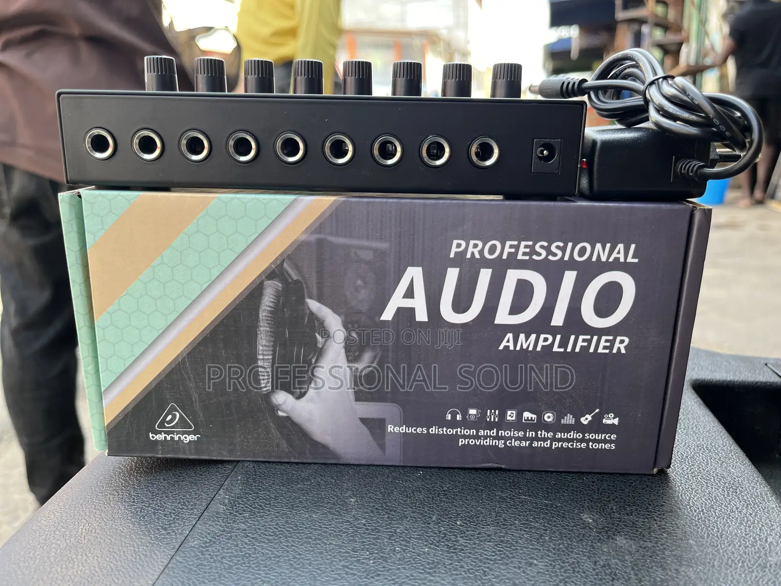 Behringer Headphone Amplifier 8 Channels
