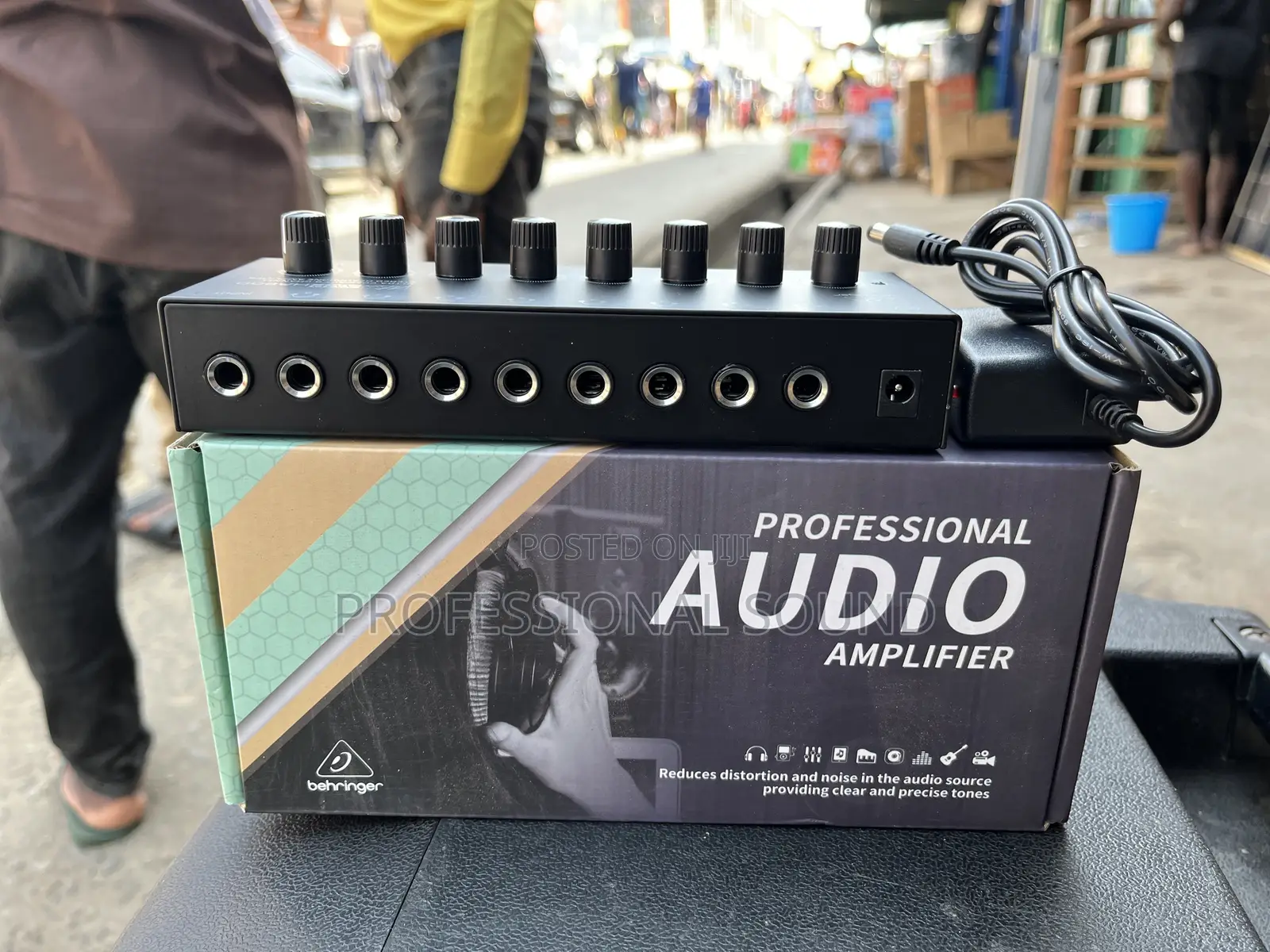 Behringer Headphone Amplifier 8 Channels