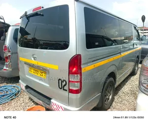 Toyota Grand HiAce 2012 Silver