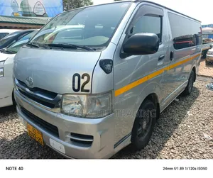 Toyota Grand HiAce 2012 Silver