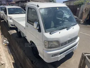 Mini Truck Daihatsu Hijet