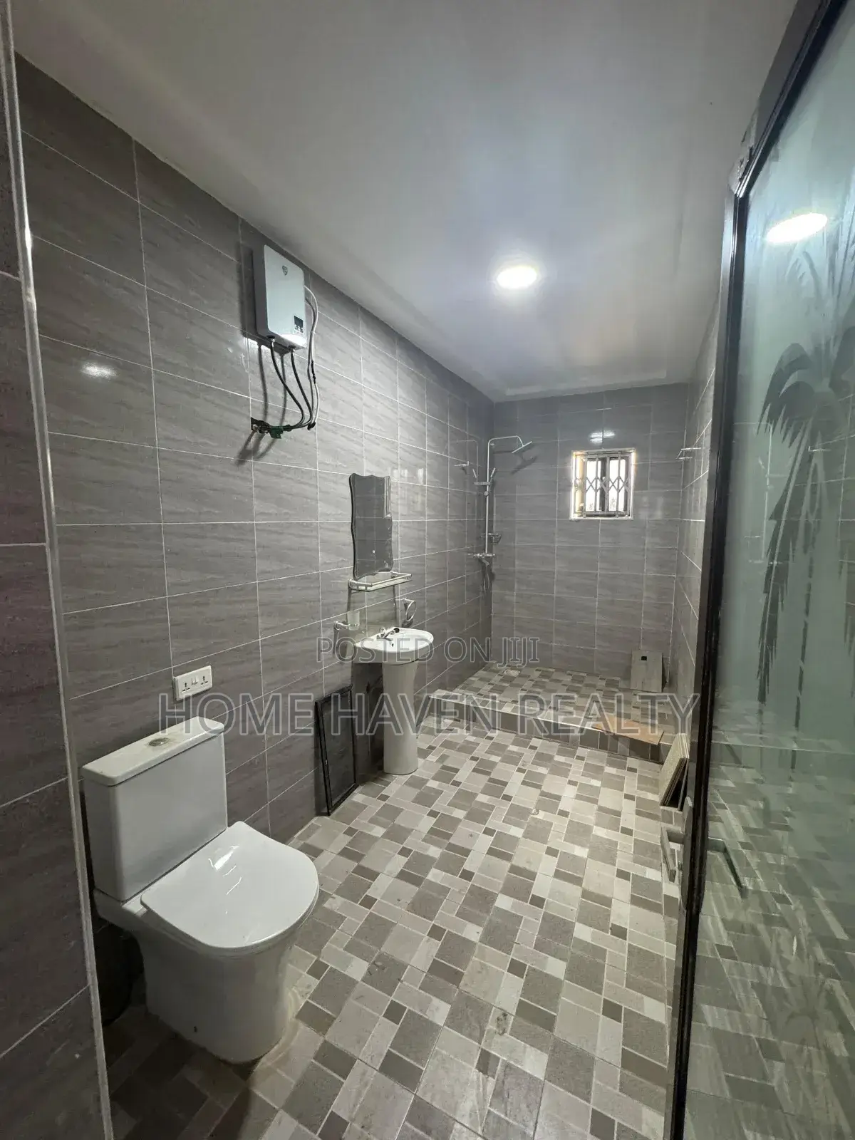 3bdrm House in 7 Days, Sowutwuom for sale