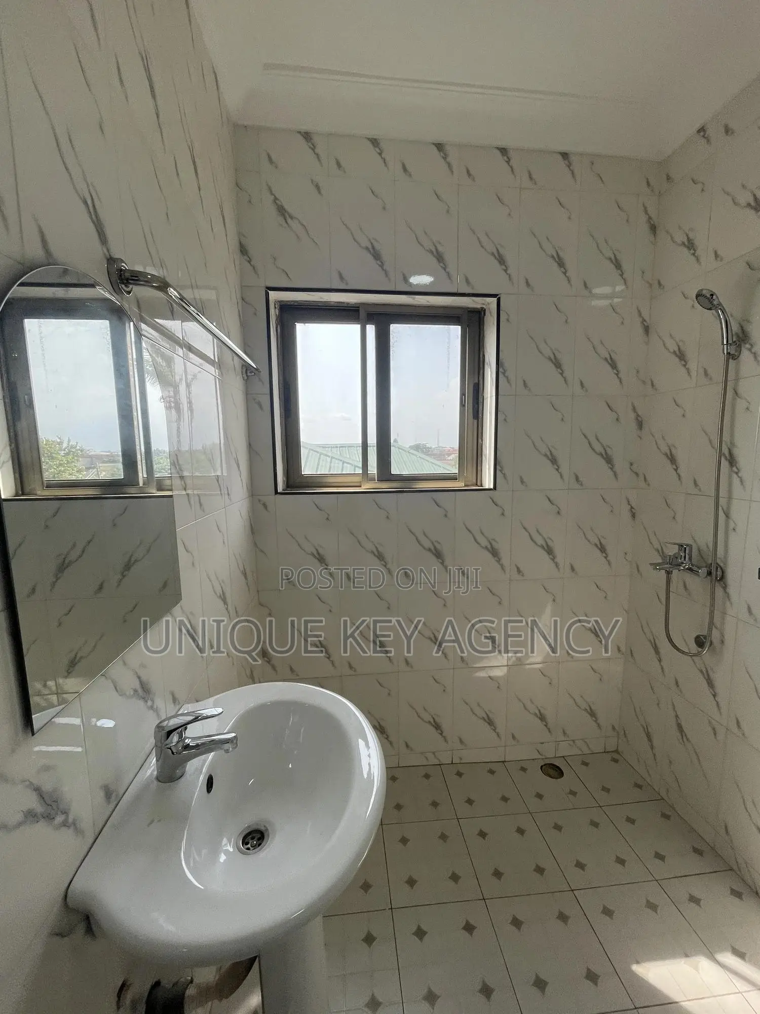 3bdrm Apartment in Unique Key Agency, Spintex for rent