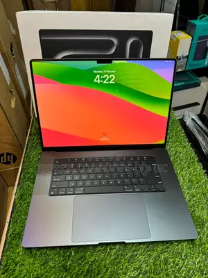 Apple MacBook Pro 2023 M3 Pro 16-Inch 18GB Apple M3 SSHD (Hybrid) 512GB