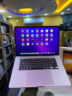 Laptop Apple MacBook Pro 2019 16GB Intel Core I7 SSHD (Hybrid) 512GB