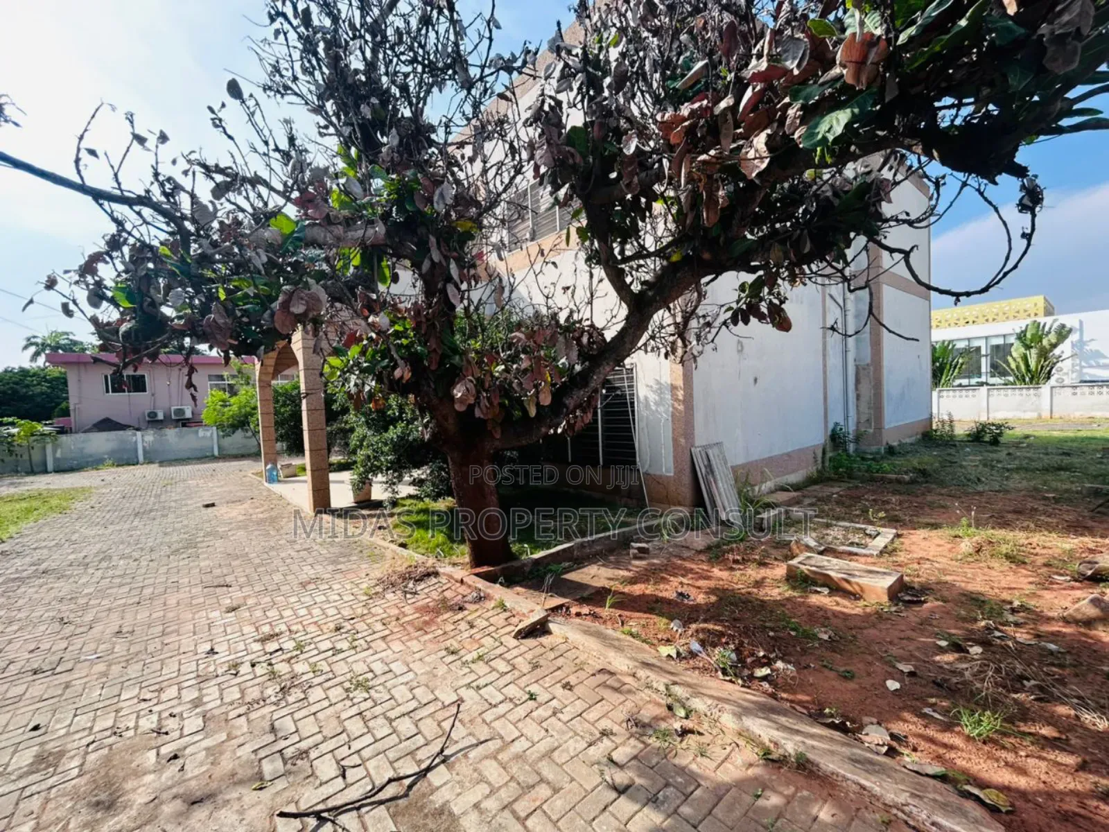 0.43 Acre Land for Joint Ventures in Airport Residential Area