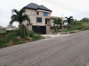 5bdrm House in Brother K Estate, Kumasi Metropolitan for sale
