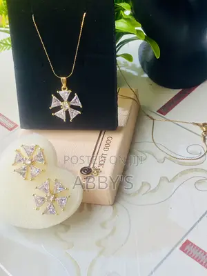 Unique Design Trendy Female Necklace Plus Earrings