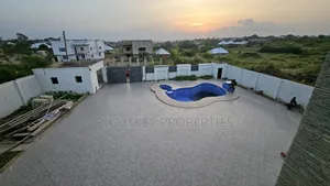 5bdrm Mansion in Rightkey, Kumasi Metropolitan for sale