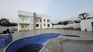 5bdrm Mansion in Rightkey, Kumasi Metropolitan for sale
