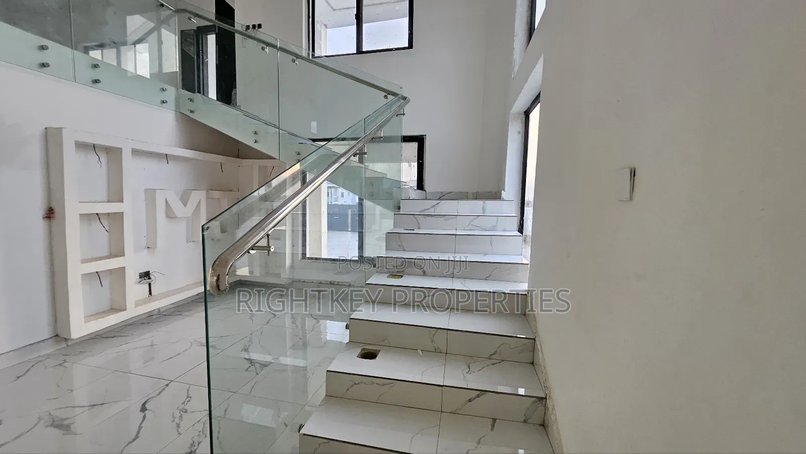 5bdrm Mansion in Rightkey, Kumasi Metropolitan for sale