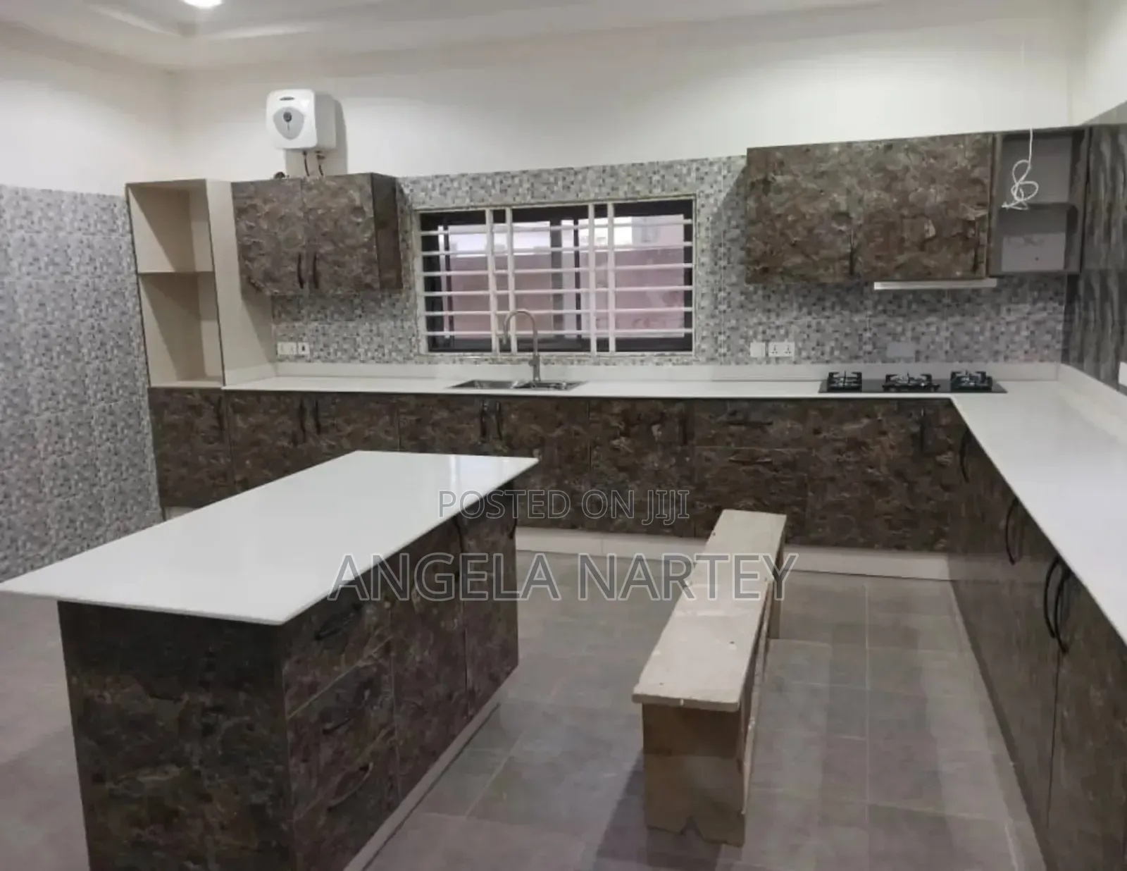 4bdrm House in Kwabenya Area, Accra Metropolitan for sale