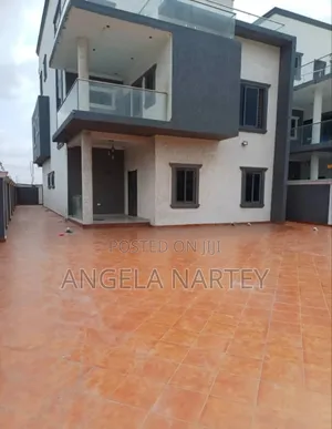 5bdrm House in Achimota for sale