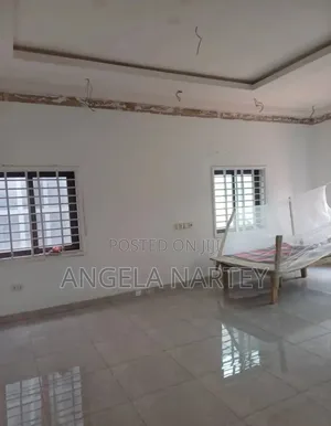 5bdrm House in Achimota for sale