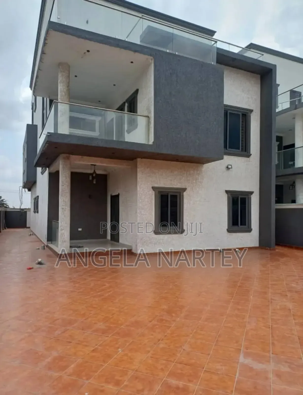 5bdrm House in Achimota for sale
