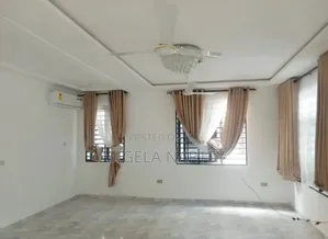 5bdrm House in Pokuase Acp for sale