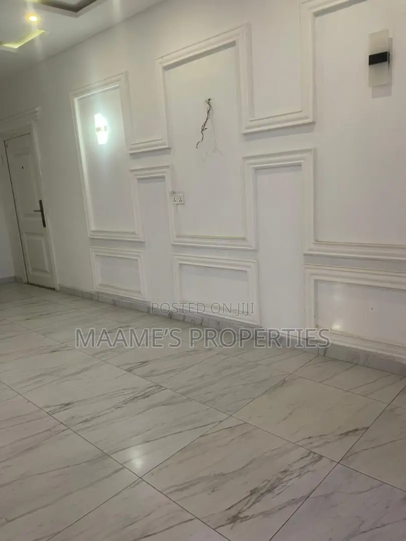 4bdrm Duplex in Tema Metropolitan for sale