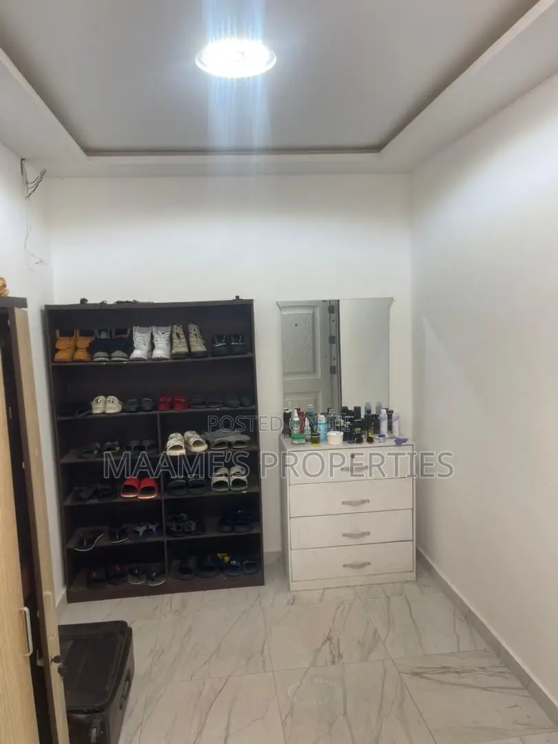 4bdrm Duplex in Tema Metropolitan for sale