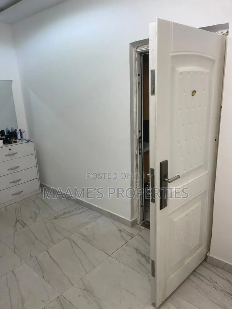 4bdrm Duplex in Tema Metropolitan for sale