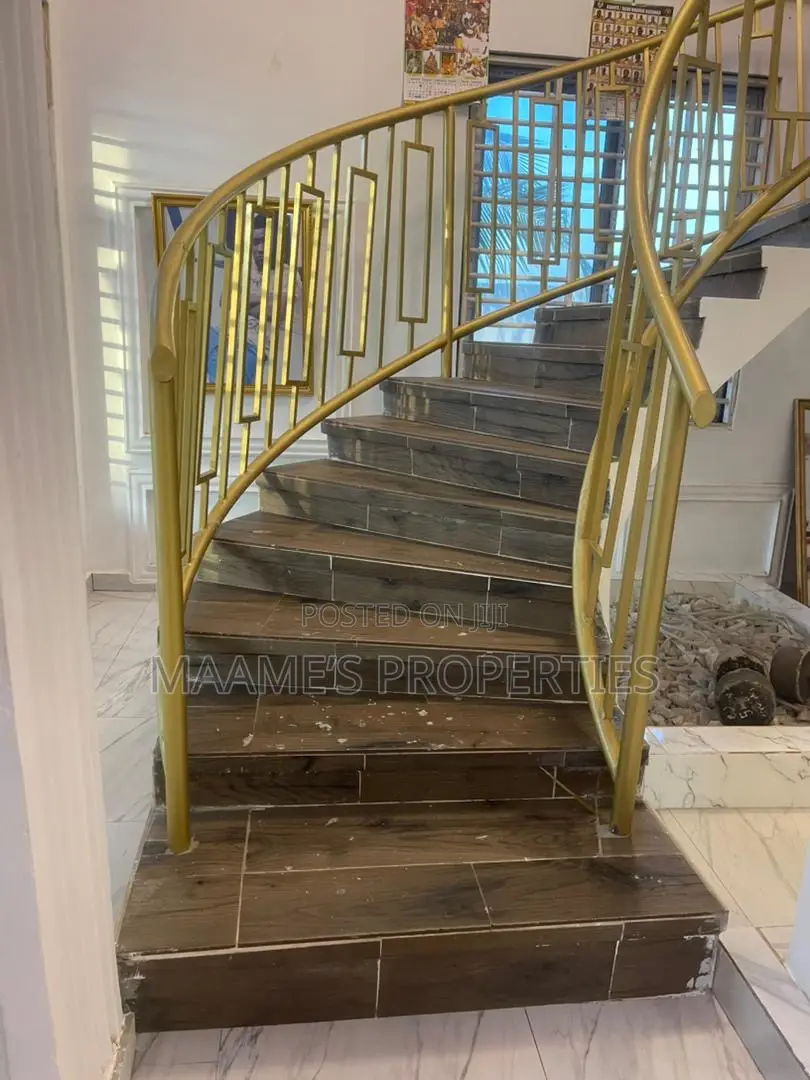 4bdrm Duplex in Tema Metropolitan for sale