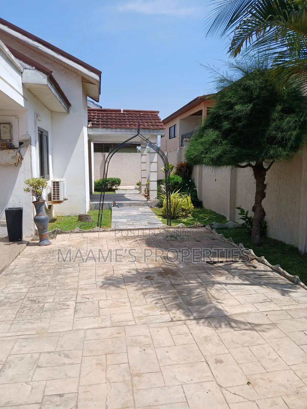 6bdrm House in Dome for sale