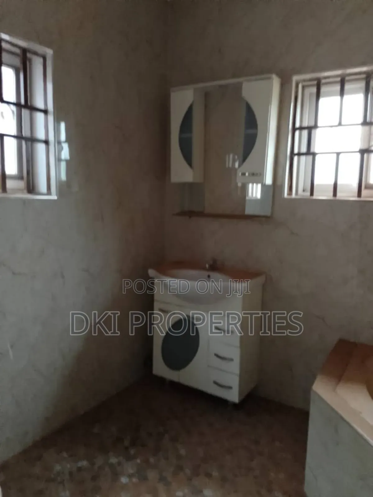 4bdrm House in Dki Properties, Oyibi for sale