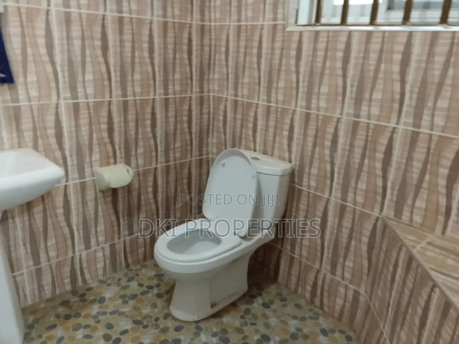 4bdrm House in Dki Properties, Oyibi for sale